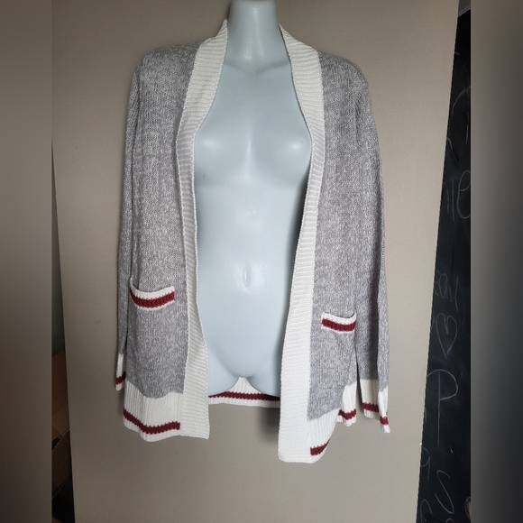 Bella & Birdie Gray and White Kids Sweater with Red Accents, Size XL (14-16) - Picture 1 of 3